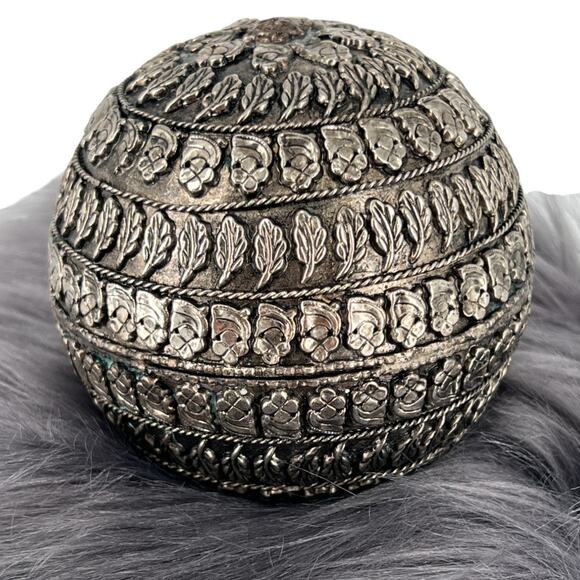 Vintage Ornate Silver Floral Sphere – Decorative Accent Piece - Bowl Filler - Picture 1 of 8